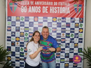 
<a style='margin-left: 5px;' class='btn btn-xs btn-social btn-facebook' href='https://www.facebook.com/sharer/sharer.php?u=https://boladovale.com.br/imgs/800-800-90/conteudo/fotos/1327/img0892.jpg' rel='popup' data-width='500' data-height='400'><i class='fa fa-facebook'></i>Compartilhar <span class='hidden-xs'>no Facebook</span>
</a> 
<a class='btn btn-default btn-xs' target='_blank' href='imgs/800-800-90/conteudo/fotos/1327/img0892.jpg'>
<span class='glyphicon glyphicon-cloud-download'></span> Salvar
</a> 
<span></span>