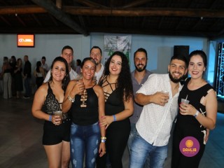 
<a style='margin-left: 5px;' class='btn btn-xs btn-social btn-facebook' href='https://www.facebook.com/sharer/sharer.php?u=https://boladovale.com.br/imgs/800-800-90/conteudo/fotos/1327/img0928.jpg' rel='popup' data-width='500' data-height='400'><i class='fa fa-facebook'></i>Compartilhar <span class='hidden-xs'>no Facebook</span>
</a> 
<a class='btn btn-default btn-xs' target='_blank' href='imgs/800-800-90/conteudo/fotos/1327/img0928.jpg'>
<span class='glyphicon glyphicon-cloud-download'></span> Salvar
</a> 
<span></span>