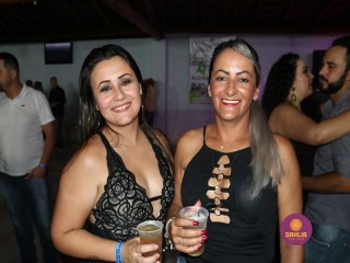 
<a style='margin-left: 5px;' class='btn btn-xs btn-social btn-facebook' href='https://www.facebook.com/sharer/sharer.php?u=https://boladovale.com.br/imgs/800-800-90/conteudo/fotos/1327/img0930.jpg' rel='popup' data-width='500' data-height='400'><i class='fa fa-facebook'></i>Compartilhar <span class='hidden-xs'>no Facebook</span>
</a> 
<a class='btn btn-default btn-xs' target='_blank' href='imgs/800-800-90/conteudo/fotos/1327/img0930.jpg'>
<span class='glyphicon glyphicon-cloud-download'></span> Salvar
</a> 
<span></span>