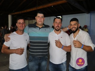 
<a style='margin-left: 5px;' class='btn btn-xs btn-social btn-facebook' href='https://www.facebook.com/sharer/sharer.php?u=https://boladovale.com.br/imgs/800-800-90/conteudo/fotos/1327/img0932.jpg' rel='popup' data-width='500' data-height='400'><i class='fa fa-facebook'></i>Compartilhar <span class='hidden-xs'>no Facebook</span>
</a> 
<a class='btn btn-default btn-xs' target='_blank' href='imgs/800-800-90/conteudo/fotos/1327/img0932.jpg'>
<span class='glyphicon glyphicon-cloud-download'></span> Salvar
</a> 
<span></span>