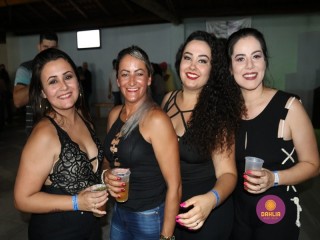 
<a style='margin-left: 5px;' class='btn btn-xs btn-social btn-facebook' href='https://www.facebook.com/sharer/sharer.php?u=https://boladovale.com.br/imgs/800-800-90/conteudo/fotos/1327/img0937.jpg' rel='popup' data-width='500' data-height='400'><i class='fa fa-facebook'></i>Compartilhar <span class='hidden-xs'>no Facebook</span>
</a> 
<a class='btn btn-default btn-xs' target='_blank' href='imgs/800-800-90/conteudo/fotos/1327/img0937.jpg'>
<span class='glyphicon glyphicon-cloud-download'></span> Salvar
</a> 
<span></span>