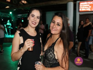 
<a style='margin-left: 5px;' class='btn btn-xs btn-social btn-facebook' href='https://www.facebook.com/sharer/sharer.php?u=https://boladovale.com.br/imgs/800-800-90/conteudo/fotos/1327/img0950.jpg' rel='popup' data-width='500' data-height='400'><i class='fa fa-facebook'></i>Compartilhar <span class='hidden-xs'>no Facebook</span>
</a> 
<a class='btn btn-default btn-xs' target='_blank' href='imgs/800-800-90/conteudo/fotos/1327/img0950.jpg'>
<span class='glyphicon glyphicon-cloud-download'></span> Salvar
</a> 
<span></span>