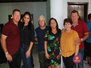 
<a style='margin-left: 5px;' class='btn btn-xs btn-social btn-facebook' href='https://www.facebook.com/sharer/sharer.php?u=https://boladovale.com.br/imgs/800-800-90/conteudo/fotos/1327/img0951.jpg' rel='popup' data-width='500' data-height='400'><i class='fa fa-facebook'></i>Compartilhar <span class='hidden-xs'>no Facebook</span>
</a> 
<a class='btn btn-default btn-xs' target='_blank' href='imgs/800-800-90/conteudo/fotos/1327/img0951.jpg'>
<span class='glyphicon glyphicon-cloud-download'></span> Salvar
</a> 
<span></span>