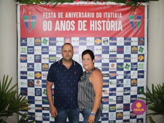 
<a style='margin-left: 5px;' class='btn btn-xs btn-social btn-facebook' href='https://www.facebook.com/sharer/sharer.php?u=https://boladovale.com.br/imgs/800-800-90/conteudo/fotos/1327/img7898.jpg' rel='popup' data-width='500' data-height='400'><i class='fa fa-facebook'></i>Compartilhar <span class='hidden-xs'>no Facebook</span>
</a> 
<a class='btn btn-default btn-xs' target='_blank' href='imgs/800-800-90/conteudo/fotos/1327/img7898.jpg'>
<span class='glyphicon glyphicon-cloud-download'></span> Salvar
</a> 
<span></span>