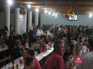 
<a style='margin-left: 5px;' class='btn btn-xs btn-social btn-facebook' href='https://www.facebook.com/sharer/sharer.php?u=https://boladovale.com.br/imgs/800-800-90/conteudo/fotos/1327/img7906.jpg' rel='popup' data-width='500' data-height='400'><i class='fa fa-facebook'></i>Compartilhar <span class='hidden-xs'>no Facebook</span>
</a> 
<a class='btn btn-default btn-xs' target='_blank' href='imgs/800-800-90/conteudo/fotos/1327/img7906.jpg'>
<span class='glyphicon glyphicon-cloud-download'></span> Salvar
</a> 
<span></span>