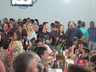 
<a style='margin-left: 5px;' class='btn btn-xs btn-social btn-facebook' href='https://www.facebook.com/sharer/sharer.php?u=https://boladovale.com.br/imgs/800-800-90/conteudo/fotos/1327/img7920.jpg' rel='popup' data-width='500' data-height='400'><i class='fa fa-facebook'></i>Compartilhar <span class='hidden-xs'>no Facebook</span>
</a> 
<a class='btn btn-default btn-xs' target='_blank' href='imgs/800-800-90/conteudo/fotos/1327/img7920.jpg'>
<span class='glyphicon glyphicon-cloud-download'></span> Salvar
</a> 
<span></span>