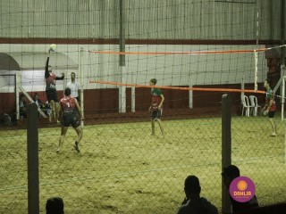 
<a style='margin-left: 5px;' class='btn btn-xs btn-social btn-facebook' href='https://www.facebook.com/sharer/sharer.php?u=https://boladovale.com.br/imgs/800-800-90/conteudo/fotos/1332/mg2116.jpg' rel='popup' data-width='500' data-height='400'><i class='fa fa-facebook'></i>Compartilhar <span class='hidden-xs'>no Facebook</span>
</a> 
<a class='btn btn-default btn-xs' target='_blank' href='imgs/800-800-90/conteudo/fotos/1332/mg2116.jpg'>
<span class='glyphicon glyphicon-cloud-download'></span> Salvar
</a> 
<span></span>