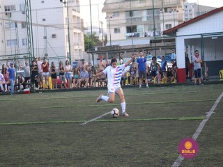 
<a style='margin-left: 5px;' class='btn btn-xs btn-social btn-facebook' href='https://www.facebook.com/sharer/sharer.php?u=https://boladovale.com.br/imgs/800-800-90/conteudo/fotos/1340/img5689-2.jpg' rel='popup' data-width='500' data-height='400'><i class='fa fa-facebook'></i>Compartilhar <span class='hidden-xs'>no Facebook</span>
</a> 
<a class='btn btn-default btn-xs' target='_blank' href='imgs/800-800-90/conteudo/fotos/1340/img5689-2.jpg'>
<span class='glyphicon glyphicon-cloud-download'></span> Salvar
</a> 
<span></span>