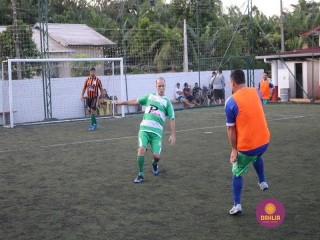 
<a style='margin-left: 5px;' class='btn btn-xs btn-social btn-facebook' href='https://www.facebook.com/sharer/sharer.php?u=https://boladovale.com.br/imgs/800-800-90/conteudo/fotos/1340/img5719-2.jpg' rel='popup' data-width='500' data-height='400'><i class='fa fa-facebook'></i>Compartilhar <span class='hidden-xs'>no Facebook</span>
</a> 
<a class='btn btn-default btn-xs' target='_blank' href='imgs/800-800-90/conteudo/fotos/1340/img5719-2.jpg'>
<span class='glyphicon glyphicon-cloud-download'></span> Salvar
</a> 
<span></span>