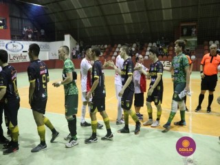 
<a style='margin-left: 5px;' class='btn btn-xs btn-social btn-facebook' href='https://www.facebook.com/sharer/sharer.php?u=https://boladovale.com.br/imgs/800-800-90/conteudo/fotos/1358/img8006.jpg' rel='popup' data-width='500' data-height='400'><i class='fa fa-facebook'></i>Compartilhar <span class='hidden-xs'>no Facebook</span>
</a> 
<a class='btn btn-default btn-xs' target='_blank' href='imgs/800-800-90/conteudo/fotos/1358/img8006.jpg'>
<span class='glyphicon glyphicon-cloud-download'></span> Salvar
</a> 
<span></span>