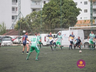 
<a style='margin-left: 5px;' class='btn btn-xs btn-social btn-facebook' href='https://www.facebook.com/sharer/sharer.php?u=https://boladovale.com.br/imgs/800-800-90/conteudo/fotos/1359/img8254.jpg' rel='popup' data-width='500' data-height='400'><i class='fa fa-facebook'></i>Compartilhar <span class='hidden-xs'>no Facebook</span>
</a> 
<a class='btn btn-default btn-xs' target='_blank' href='imgs/800-800-90/conteudo/fotos/1359/img8254.jpg'>
<span class='glyphicon glyphicon-cloud-download'></span> Salvar
</a> 
<span></span>