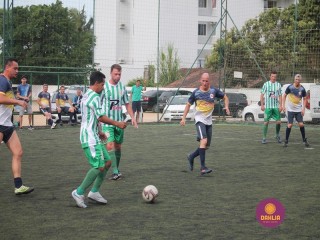 
<a style='margin-left: 5px;' class='btn btn-xs btn-social btn-facebook' href='https://www.facebook.com/sharer/sharer.php?u=https://boladovale.com.br/imgs/800-800-90/conteudo/fotos/1359/img8258.jpg' rel='popup' data-width='500' data-height='400'><i class='fa fa-facebook'></i>Compartilhar <span class='hidden-xs'>no Facebook</span>
</a> 
<a class='btn btn-default btn-xs' target='_blank' href='imgs/800-800-90/conteudo/fotos/1359/img8258.jpg'>
<span class='glyphicon glyphicon-cloud-download'></span> Salvar
</a> 
<span></span>