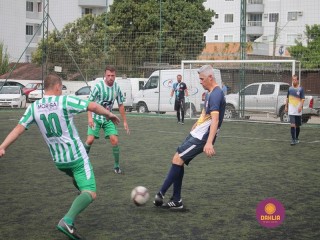 
<a style='margin-left: 5px;' class='btn btn-xs btn-social btn-facebook' href='https://www.facebook.com/sharer/sharer.php?u=https://boladovale.com.br/imgs/800-800-90/conteudo/fotos/1359/img8267.jpg' rel='popup' data-width='500' data-height='400'><i class='fa fa-facebook'></i>Compartilhar <span class='hidden-xs'>no Facebook</span>
</a> 
<a class='btn btn-default btn-xs' target='_blank' href='imgs/800-800-90/conteudo/fotos/1359/img8267.jpg'>
<span class='glyphicon glyphicon-cloud-download'></span> Salvar
</a> 
<span></span>