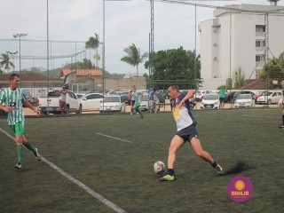 
<a style='margin-left: 5px;' class='btn btn-xs btn-social btn-facebook' href='https://www.facebook.com/sharer/sharer.php?u=https://boladovale.com.br/imgs/800-800-90/conteudo/fotos/1359/img8287.jpg' rel='popup' data-width='500' data-height='400'><i class='fa fa-facebook'></i>Compartilhar <span class='hidden-xs'>no Facebook</span>
</a> 
<a class='btn btn-default btn-xs' target='_blank' href='imgs/800-800-90/conteudo/fotos/1359/img8287.jpg'>
<span class='glyphicon glyphicon-cloud-download'></span> Salvar
</a> 
<span></span>