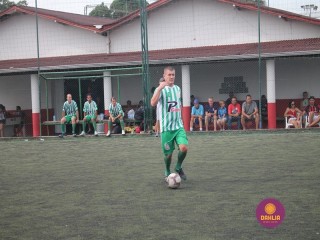 
<a style='margin-left: 5px;' class='btn btn-xs btn-social btn-facebook' href='https://www.facebook.com/sharer/sharer.php?u=https://boladovale.com.br/imgs/800-800-90/conteudo/fotos/1359/img8291.jpg' rel='popup' data-width='500' data-height='400'><i class='fa fa-facebook'></i>Compartilhar <span class='hidden-xs'>no Facebook</span>
</a> 
<a class='btn btn-default btn-xs' target='_blank' href='imgs/800-800-90/conteudo/fotos/1359/img8291.jpg'>
<span class='glyphicon glyphicon-cloud-download'></span> Salvar
</a> 
<span></span>