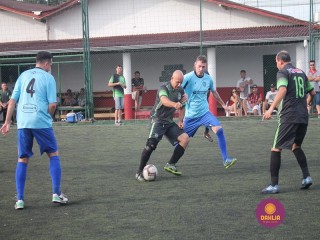 
<a style='margin-left: 5px;' class='btn btn-xs btn-social btn-facebook' href='https://www.facebook.com/sharer/sharer.php?u=https://boladovale.com.br/imgs/800-800-90/conteudo/fotos/1359/img8351.jpg' rel='popup' data-width='500' data-height='400'><i class='fa fa-facebook'></i>Compartilhar <span class='hidden-xs'>no Facebook</span>
</a> 
<a class='btn btn-default btn-xs' target='_blank' href='imgs/800-800-90/conteudo/fotos/1359/img8351.jpg'>
<span class='glyphicon glyphicon-cloud-download'></span> Salvar
</a> 
<span></span>