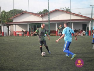 
<a style='margin-left: 5px;' class='btn btn-xs btn-social btn-facebook' href='https://www.facebook.com/sharer/sharer.php?u=https://boladovale.com.br/imgs/800-800-90/conteudo/fotos/1359/img8360.jpg' rel='popup' data-width='500' data-height='400'><i class='fa fa-facebook'></i>Compartilhar <span class='hidden-xs'>no Facebook</span>
</a> 
<a class='btn btn-default btn-xs' target='_blank' href='imgs/800-800-90/conteudo/fotos/1359/img8360.jpg'>
<span class='glyphicon glyphicon-cloud-download'></span> Salvar
</a> 
<span></span>