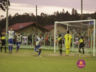 
<a style='margin-left: 5px;' class='btn btn-xs btn-social btn-facebook' href='https://www.facebook.com/sharer/sharer.php?u=https://boladovale.com.br/imgs/800-800-90/conteudo/fotos/1360/mg9350.jpg' rel='popup' data-width='500' data-height='400'><i class='fa fa-facebook'></i>Compartilhar <span class='hidden-xs'>no Facebook</span>
</a> 
<a class='btn btn-default btn-xs' target='_blank' href='imgs/800-800-90/conteudo/fotos/1360/mg9350.jpg'>
<span class='glyphicon glyphicon-cloud-download'></span> Salvar
</a> 
<span></span>