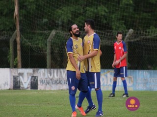 
<a style='margin-left: 5px;' class='btn btn-xs btn-social btn-facebook' href='https://www.facebook.com/sharer/sharer.php?u=https://boladovale.com.br/imgs/800-800-90/conteudo/fotos/1361/img8493.jpg' rel='popup' data-width='500' data-height='400'><i class='fa fa-facebook'></i>Compartilhar <span class='hidden-xs'>no Facebook</span>
</a> 
<a class='btn btn-default btn-xs' target='_blank' href='imgs/800-800-90/conteudo/fotos/1361/img8493.jpg'>
<span class='glyphicon glyphicon-cloud-download'></span> Salvar
</a> 
<span></span>