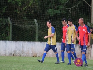 
<a style='margin-left: 5px;' class='btn btn-xs btn-social btn-facebook' href='https://www.facebook.com/sharer/sharer.php?u=https://boladovale.com.br/imgs/800-800-90/conteudo/fotos/1361/img8521.jpg' rel='popup' data-width='500' data-height='400'><i class='fa fa-facebook'></i>Compartilhar <span class='hidden-xs'>no Facebook</span>
</a> 
<a class='btn btn-default btn-xs' target='_blank' href='imgs/800-800-90/conteudo/fotos/1361/img8521.jpg'>
<span class='glyphicon glyphicon-cloud-download'></span> Salvar
</a> 
<span></span>