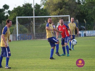 
<a style='margin-left: 5px;' class='btn btn-xs btn-social btn-facebook' href='https://www.facebook.com/sharer/sharer.php?u=https://boladovale.com.br/imgs/800-800-90/conteudo/fotos/1361/img8539.jpg' rel='popup' data-width='500' data-height='400'><i class='fa fa-facebook'></i>Compartilhar <span class='hidden-xs'>no Facebook</span>
</a> 
<a class='btn btn-default btn-xs' target='_blank' href='imgs/800-800-90/conteudo/fotos/1361/img8539.jpg'>
<span class='glyphicon glyphicon-cloud-download'></span> Salvar
</a> 
<span></span>