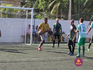 
<a style='margin-left: 5px;' class='btn btn-xs btn-social btn-facebook' href='https://www.facebook.com/sharer/sharer.php?u=https://boladovale.com.br/imgs/800-800-90/conteudo/fotos/1365/img9716.jpg' rel='popup' data-width='500' data-height='400'><i class='fa fa-facebook'></i>Compartilhar <span class='hidden-xs'>no Facebook</span>
</a> 
<a class='btn btn-default btn-xs' target='_blank' href='imgs/800-800-90/conteudo/fotos/1365/img9716.jpg'>
<span class='glyphicon glyphicon-cloud-download'></span> Salvar
</a> 
<span></span>