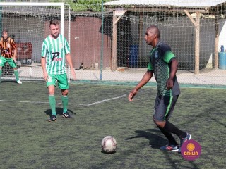 
<a style='margin-left: 5px;' class='btn btn-xs btn-social btn-facebook' href='https://www.facebook.com/sharer/sharer.php?u=https://boladovale.com.br/imgs/800-800-90/conteudo/fotos/1365/img9733.jpg' rel='popup' data-width='500' data-height='400'><i class='fa fa-facebook'></i>Compartilhar <span class='hidden-xs'>no Facebook</span>
</a> 
<a class='btn btn-default btn-xs' target='_blank' href='imgs/800-800-90/conteudo/fotos/1365/img9733.jpg'>
<span class='glyphicon glyphicon-cloud-download'></span> Salvar
</a> 
<span></span>