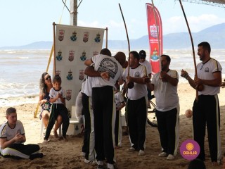 
<a style='margin-left: 5px;' class='btn btn-xs btn-social btn-facebook' href='https://www.facebook.com/sharer/sharer.php?u=https://boladovale.com.br/imgs/800-800-90/conteudo/fotos/1375/img3011.jpg' rel='popup' data-width='500' data-height='400'><i class='fa fa-facebook'></i>Compartilhar <span class='hidden-xs'>no Facebook</span>
</a> 
<a class='btn btn-default btn-xs' target='_blank' href='imgs/800-800-90/conteudo/fotos/1375/img3011.jpg'>
<span class='glyphicon glyphicon-cloud-download'></span> Salvar
</a> 
<span></span>