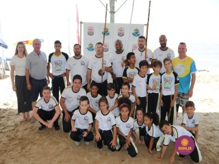 
<a style='margin-left: 5px;' class='btn btn-xs btn-social btn-facebook' href='https://www.facebook.com/sharer/sharer.php?u=https://boladovale.com.br/imgs/800-800-90/conteudo/fotos/1375/img3026.jpg' rel='popup' data-width='500' data-height='400'><i class='fa fa-facebook'></i>Compartilhar <span class='hidden-xs'>no Facebook</span>
</a> 
<a class='btn btn-default btn-xs' target='_blank' href='imgs/800-800-90/conteudo/fotos/1375/img3026.jpg'>
<span class='glyphicon glyphicon-cloud-download'></span> Salvar
</a> 
<span></span>