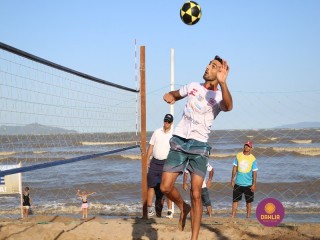 
<a style='margin-left: 5px;' class='btn btn-xs btn-social btn-facebook' href='https://www.facebook.com/sharer/sharer.php?u=https://boladovale.com.br/imgs/800-800-90/conteudo/fotos/1376/img3226.jpg' rel='popup' data-width='500' data-height='400'><i class='fa fa-facebook'></i>Compartilhar <span class='hidden-xs'>no Facebook</span>
</a> 
<a class='btn btn-default btn-xs' target='_blank' href='imgs/800-800-90/conteudo/fotos/1376/img3226.jpg'>
<span class='glyphicon glyphicon-cloud-download'></span> Salvar
</a> 
<span></span>