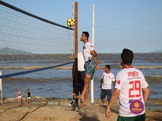 
<a style='margin-left: 5px;' class='btn btn-xs btn-social btn-facebook' href='https://www.facebook.com/sharer/sharer.php?u=https://boladovale.com.br/imgs/800-800-90/conteudo/fotos/1376/img3227.jpg' rel='popup' data-width='500' data-height='400'><i class='fa fa-facebook'></i>Compartilhar <span class='hidden-xs'>no Facebook</span>
</a> 
<a class='btn btn-default btn-xs' target='_blank' href='imgs/800-800-90/conteudo/fotos/1376/img3227.jpg'>
<span class='glyphicon glyphicon-cloud-download'></span> Salvar
</a> 
<span></span>