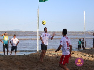 
<a style='margin-left: 5px;' class='btn btn-xs btn-social btn-facebook' href='https://www.facebook.com/sharer/sharer.php?u=https://boladovale.com.br/imgs/800-800-90/conteudo/fotos/1376/img3248.jpg' rel='popup' data-width='500' data-height='400'><i class='fa fa-facebook'></i>Compartilhar <span class='hidden-xs'>no Facebook</span>
</a> 
<a class='btn btn-default btn-xs' target='_blank' href='imgs/800-800-90/conteudo/fotos/1376/img3248.jpg'>
<span class='glyphicon glyphicon-cloud-download'></span> Salvar
</a> 
<span></span>