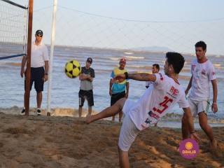 
<a style='margin-left: 5px;' class='btn btn-xs btn-social btn-facebook' href='https://www.facebook.com/sharer/sharer.php?u=https://boladovale.com.br/imgs/800-800-90/conteudo/fotos/1376/img3277.jpg' rel='popup' data-width='500' data-height='400'><i class='fa fa-facebook'></i>Compartilhar <span class='hidden-xs'>no Facebook</span>
</a> 
<a class='btn btn-default btn-xs' target='_blank' href='imgs/800-800-90/conteudo/fotos/1376/img3277.jpg'>
<span class='glyphicon glyphicon-cloud-download'></span> Salvar
</a> 
<span></span>