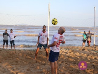 
<a style='margin-left: 5px;' class='btn btn-xs btn-social btn-facebook' href='https://www.facebook.com/sharer/sharer.php?u=https://boladovale.com.br/imgs/800-800-90/conteudo/fotos/1376/img3281.jpg' rel='popup' data-width='500' data-height='400'><i class='fa fa-facebook'></i>Compartilhar <span class='hidden-xs'>no Facebook</span>
</a> 
<a class='btn btn-default btn-xs' target='_blank' href='imgs/800-800-90/conteudo/fotos/1376/img3281.jpg'>
<span class='glyphicon glyphicon-cloud-download'></span> Salvar
</a> 
<span></span>