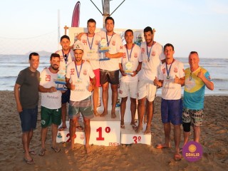 
<a style='margin-left: 5px;' class='btn btn-xs btn-social btn-facebook' href='https://www.facebook.com/sharer/sharer.php?u=https://boladovale.com.br/imgs/800-800-90/conteudo/fotos/1376/img3336.jpg' rel='popup' data-width='500' data-height='400'><i class='fa fa-facebook'></i>Compartilhar <span class='hidden-xs'>no Facebook</span>
</a> 
<a class='btn btn-default btn-xs' target='_blank' href='imgs/800-800-90/conteudo/fotos/1376/img3336.jpg'>
<span class='glyphicon glyphicon-cloud-download'></span> Salvar
</a> 
<span></span>