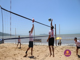 
<a style='margin-left: 5px;' class='btn btn-xs btn-social btn-facebook' href='https://www.facebook.com/sharer/sharer.php?u=https://boladovale.com.br/imgs/800-800-90/conteudo/fotos/1377/img3478.jpg' rel='popup' data-width='500' data-height='400'><i class='fa fa-facebook'></i>Compartilhar <span class='hidden-xs'>no Facebook</span>
</a> 
<a class='btn btn-default btn-xs' target='_blank' href='imgs/800-800-90/conteudo/fotos/1377/img3478.jpg'>
<span class='glyphicon glyphicon-cloud-download'></span> Salvar
</a> 
<span></span>