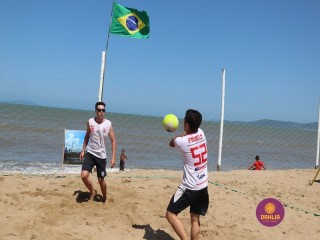 
<a style='margin-left: 5px;' class='btn btn-xs btn-social btn-facebook' href='https://www.facebook.com/sharer/sharer.php?u=https://boladovale.com.br/imgs/800-800-90/conteudo/fotos/1377/img3610.jpg' rel='popup' data-width='500' data-height='400'><i class='fa fa-facebook'></i>Compartilhar <span class='hidden-xs'>no Facebook</span>
</a> 
<a class='btn btn-default btn-xs' target='_blank' href='imgs/800-800-90/conteudo/fotos/1377/img3610.jpg'>
<span class='glyphicon glyphicon-cloud-download'></span> Salvar
</a> 
<span></span>