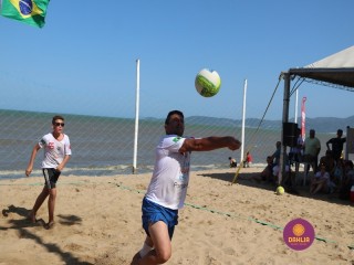 
<a style='margin-left: 5px;' class='btn btn-xs btn-social btn-facebook' href='https://www.facebook.com/sharer/sharer.php?u=https://boladovale.com.br/imgs/800-800-90/conteudo/fotos/1377/img3707.jpg' rel='popup' data-width='500' data-height='400'><i class='fa fa-facebook'></i>Compartilhar <span class='hidden-xs'>no Facebook</span>
</a> 
<a class='btn btn-default btn-xs' target='_blank' href='imgs/800-800-90/conteudo/fotos/1377/img3707.jpg'>
<span class='glyphicon glyphicon-cloud-download'></span> Salvar
</a> 
<span></span>