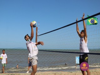 
<a style='margin-left: 5px;' class='btn btn-xs btn-social btn-facebook' href='https://www.facebook.com/sharer/sharer.php?u=https://boladovale.com.br/imgs/800-800-90/conteudo/fotos/1377/img3726.jpg' rel='popup' data-width='500' data-height='400'><i class='fa fa-facebook'></i>Compartilhar <span class='hidden-xs'>no Facebook</span>
</a> 
<a class='btn btn-default btn-xs' target='_blank' href='imgs/800-800-90/conteudo/fotos/1377/img3726.jpg'>
<span class='glyphicon glyphicon-cloud-download'></span> Salvar
</a> 
<span></span>