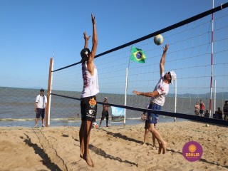 
<a style='margin-left: 5px;' class='btn btn-xs btn-social btn-facebook' href='https://www.facebook.com/sharer/sharer.php?u=https://boladovale.com.br/imgs/800-800-90/conteudo/fotos/1377/img3836.jpg' rel='popup' data-width='500' data-height='400'><i class='fa fa-facebook'></i>Compartilhar <span class='hidden-xs'>no Facebook</span>
</a> 
<a class='btn btn-default btn-xs' target='_blank' href='imgs/800-800-90/conteudo/fotos/1377/img3836.jpg'>
<span class='glyphicon glyphicon-cloud-download'></span> Salvar
</a> 
<span></span>