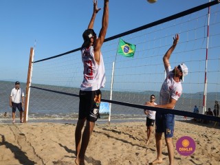 
<a style='margin-left: 5px;' class='btn btn-xs btn-social btn-facebook' href='https://www.facebook.com/sharer/sharer.php?u=https://boladovale.com.br/imgs/800-800-90/conteudo/fotos/1377/img3846.jpg' rel='popup' data-width='500' data-height='400'><i class='fa fa-facebook'></i>Compartilhar <span class='hidden-xs'>no Facebook</span>
</a> 
<a class='btn btn-default btn-xs' target='_blank' href='imgs/800-800-90/conteudo/fotos/1377/img3846.jpg'>
<span class='glyphicon glyphicon-cloud-download'></span> Salvar
</a> 
<span></span>