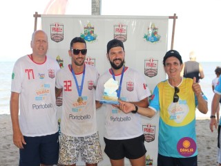 
<a style='margin-left: 5px;' class='btn btn-xs btn-social btn-facebook' href='https://www.facebook.com/sharer/sharer.php?u=https://boladovale.com.br/imgs/800-800-90/conteudo/fotos/1377/img3854.jpg' rel='popup' data-width='500' data-height='400'><i class='fa fa-facebook'></i>Compartilhar <span class='hidden-xs'>no Facebook</span>
</a> 
<a class='btn btn-default btn-xs' target='_blank' href='imgs/800-800-90/conteudo/fotos/1377/img3854.jpg'>
<span class='glyphicon glyphicon-cloud-download'></span> Salvar
</a> 
<span></span>