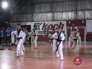 
<a style='margin-left: 5px;' class='btn btn-xs btn-social btn-facebook' href='https://www.facebook.com/sharer/sharer.php?u=https://boladovale.com.br/imgs/800-800-90/conteudo/fotos/1381/img4138.jpg' rel='popup' data-width='500' data-height='400'><i class='fa fa-facebook'></i>Compartilhar <span class='hidden-xs'>no Facebook</span>
</a> 
<a class='btn btn-default btn-xs' target='_blank' href='imgs/800-800-90/conteudo/fotos/1381/img4138.jpg'>
<span class='glyphicon glyphicon-cloud-download'></span> Salvar
</a> 
<span></span>