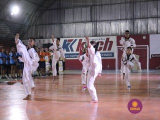 
<a style='margin-left: 5px;' class='btn btn-xs btn-social btn-facebook' href='https://www.facebook.com/sharer/sharer.php?u=https://boladovale.com.br/imgs/800-800-90/conteudo/fotos/1381/img4140.jpg' rel='popup' data-width='500' data-height='400'><i class='fa fa-facebook'></i>Compartilhar <span class='hidden-xs'>no Facebook</span>
</a> 
<a class='btn btn-default btn-xs' target='_blank' href='imgs/800-800-90/conteudo/fotos/1381/img4140.jpg'>
<span class='glyphicon glyphicon-cloud-download'></span> Salvar
</a> 
<span></span>