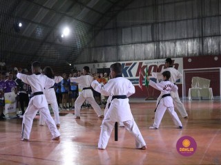 
<a style='margin-left: 5px;' class='btn btn-xs btn-social btn-facebook' href='https://www.facebook.com/sharer/sharer.php?u=https://boladovale.com.br/imgs/800-800-90/conteudo/fotos/1381/img4143.jpg' rel='popup' data-width='500' data-height='400'><i class='fa fa-facebook'></i>Compartilhar <span class='hidden-xs'>no Facebook</span>
</a> 
<a class='btn btn-default btn-xs' target='_blank' href='imgs/800-800-90/conteudo/fotos/1381/img4143.jpg'>
<span class='glyphicon glyphicon-cloud-download'></span> Salvar
</a> 
<span></span>