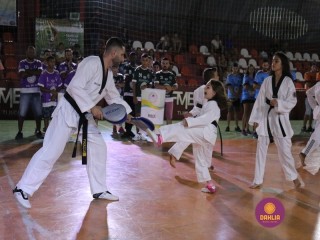 
<a style='margin-left: 5px;' class='btn btn-xs btn-social btn-facebook' href='https://www.facebook.com/sharer/sharer.php?u=https://boladovale.com.br/imgs/800-800-90/conteudo/fotos/1381/img4163.jpg' rel='popup' data-width='500' data-height='400'><i class='fa fa-facebook'></i>Compartilhar <span class='hidden-xs'>no Facebook</span>
</a> 
<a class='btn btn-default btn-xs' target='_blank' href='imgs/800-800-90/conteudo/fotos/1381/img4163.jpg'>
<span class='glyphicon glyphicon-cloud-download'></span> Salvar
</a> 
<span></span>