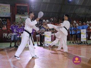 
<a style='margin-left: 5px;' class='btn btn-xs btn-social btn-facebook' href='https://www.facebook.com/sharer/sharer.php?u=https://boladovale.com.br/imgs/800-800-90/conteudo/fotos/1381/img4188.jpg' rel='popup' data-width='500' data-height='400'><i class='fa fa-facebook'></i>Compartilhar <span class='hidden-xs'>no Facebook</span>
</a> 
<a class='btn btn-default btn-xs' target='_blank' href='imgs/800-800-90/conteudo/fotos/1381/img4188.jpg'>
<span class='glyphicon glyphicon-cloud-download'></span> Salvar
</a> 
<span></span>