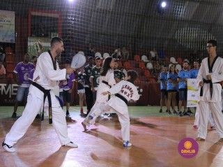 
<a style='margin-left: 5px;' class='btn btn-xs btn-social btn-facebook' href='https://www.facebook.com/sharer/sharer.php?u=https://boladovale.com.br/imgs/800-800-90/conteudo/fotos/1381/img4198.jpg' rel='popup' data-width='500' data-height='400'><i class='fa fa-facebook'></i>Compartilhar <span class='hidden-xs'>no Facebook</span>
</a> 
<a class='btn btn-default btn-xs' target='_blank' href='imgs/800-800-90/conteudo/fotos/1381/img4198.jpg'>
<span class='glyphicon glyphicon-cloud-download'></span> Salvar
</a> 
<span></span>