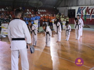 
<a style='margin-left: 5px;' class='btn btn-xs btn-social btn-facebook' href='https://www.facebook.com/sharer/sharer.php?u=https://boladovale.com.br/imgs/800-800-90/conteudo/fotos/1381/img4200.jpg' rel='popup' data-width='500' data-height='400'><i class='fa fa-facebook'></i>Compartilhar <span class='hidden-xs'>no Facebook</span>
</a> 
<a class='btn btn-default btn-xs' target='_blank' href='imgs/800-800-90/conteudo/fotos/1381/img4200.jpg'>
<span class='glyphicon glyphicon-cloud-download'></span> Salvar
</a> 
<span></span>