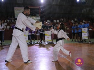 
<a style='margin-left: 5px;' class='btn btn-xs btn-social btn-facebook' href='https://www.facebook.com/sharer/sharer.php?u=https://boladovale.com.br/imgs/800-800-90/conteudo/fotos/1381/img4203.jpg' rel='popup' data-width='500' data-height='400'><i class='fa fa-facebook'></i>Compartilhar <span class='hidden-xs'>no Facebook</span>
</a> 
<a class='btn btn-default btn-xs' target='_blank' href='imgs/800-800-90/conteudo/fotos/1381/img4203.jpg'>
<span class='glyphicon glyphicon-cloud-download'></span> Salvar
</a> 
<span></span>